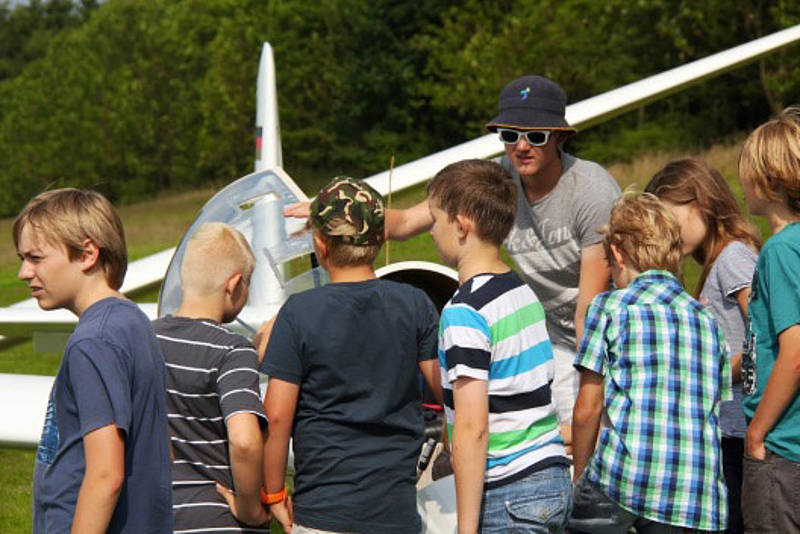 Auf dem Segelflugplatz