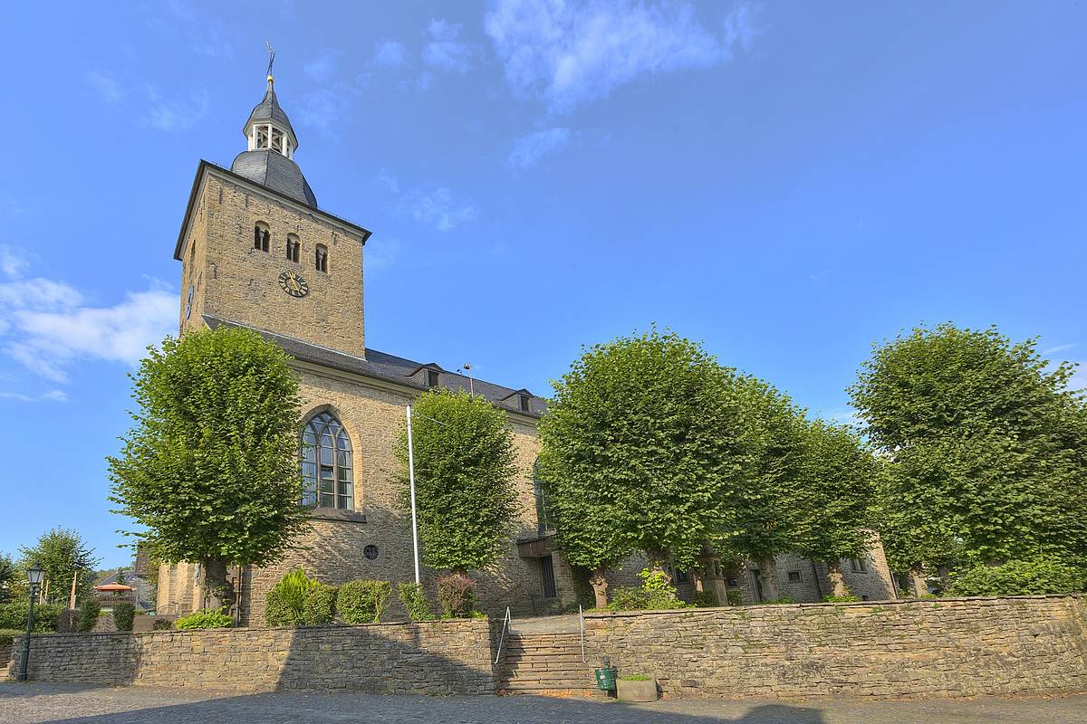 St. Severin Kirche im Lindlarer Ortskern